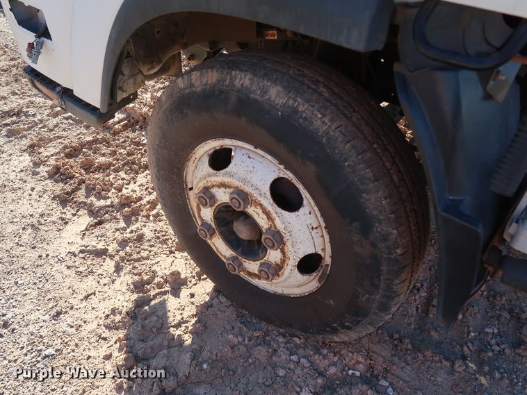 image for item GD9918 2008 GMC W4500 truck cab and chassis