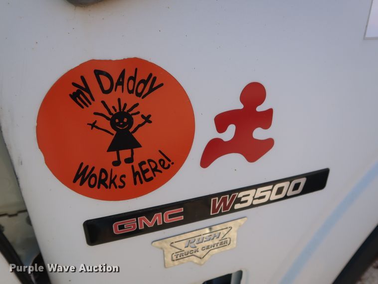 image for item GD9918 2008 GMC W4500 truck cab and chassis