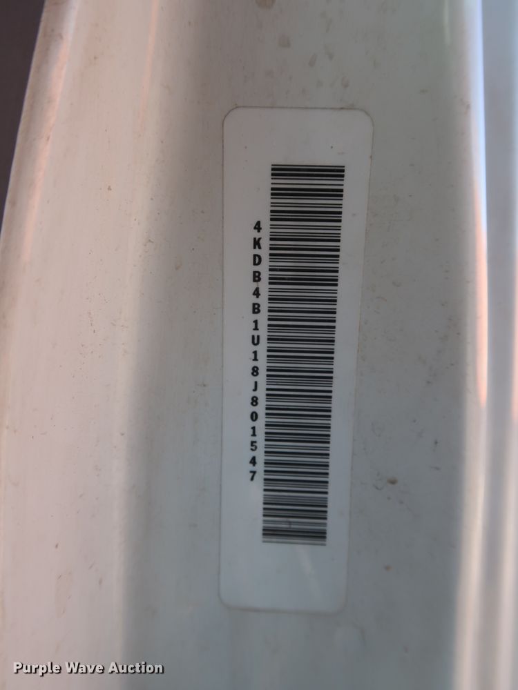 image for item GD9918 2008 GMC W4500 truck cab and chassis