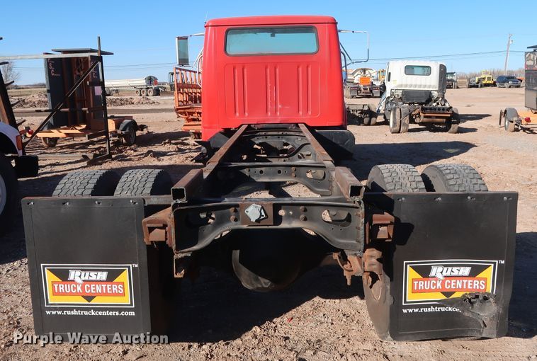 image for item GD9920 1996 International 4700 truck cab and chassis