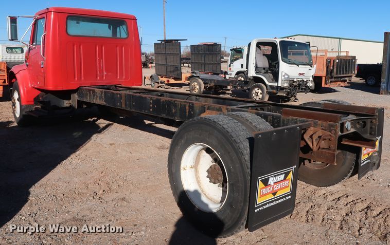 image for item GD9920 1996 International 4700 truck cab and chassis