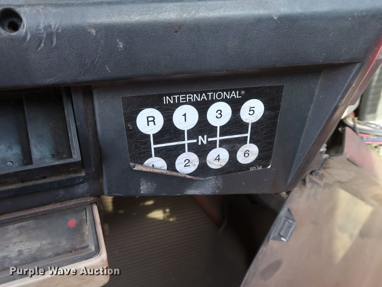 image for item GD9920 1996 International 4700 truck cab and chassis