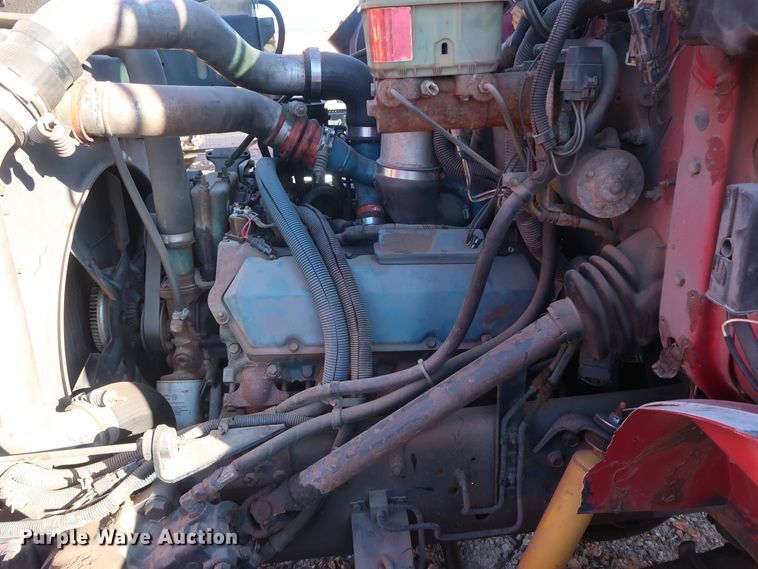 image for item GD9920 1996 International 4700 truck cab and chassis