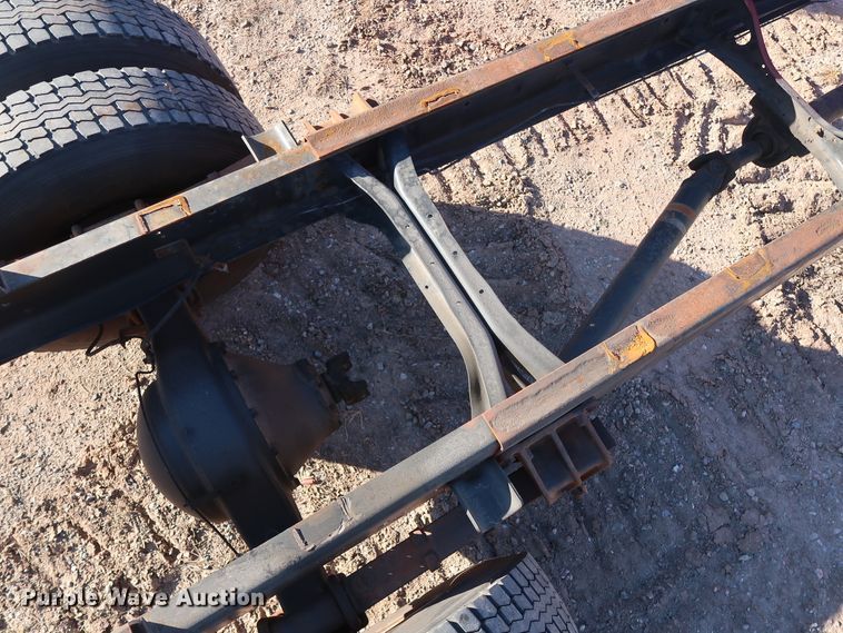 image for item GD9920 1996 International 4700 truck cab and chassis