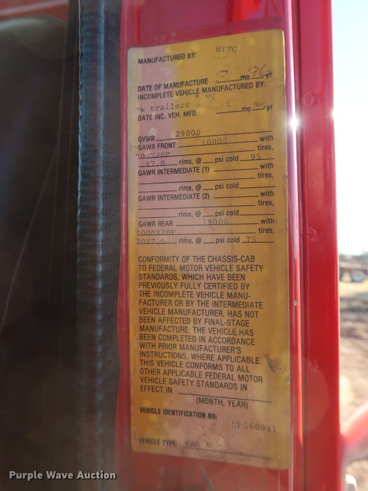 image for item GD9920 1996 International 4700 truck cab and chassis