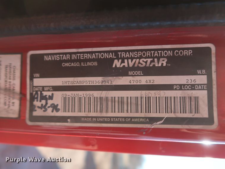 image for item GD9920 1996 International 4700 truck cab and chassis