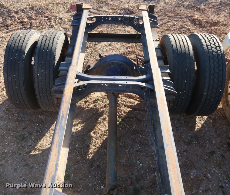 image for item GD9922 1992 International 4700 truck cab and chassis