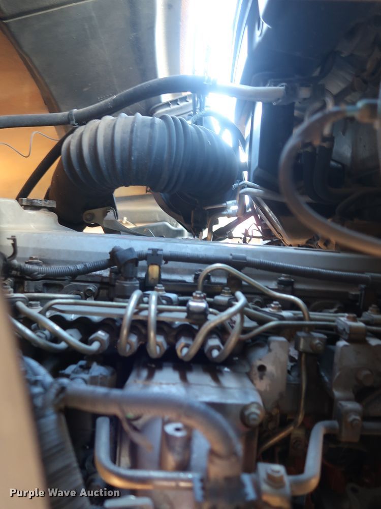 image for item GD9923 2006 Hino 268 truck cab and chassis