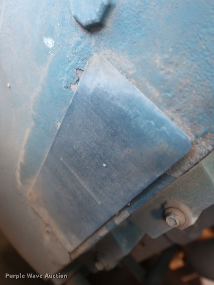 image for item GD9924 2002 International 4300 truck cab and chassis