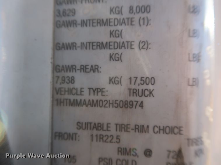 image for item GD9924 2002 International 4300 truck cab and chassis