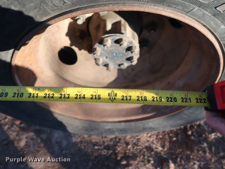 image for item GD9924 2002 International 4300 truck cab and chassis