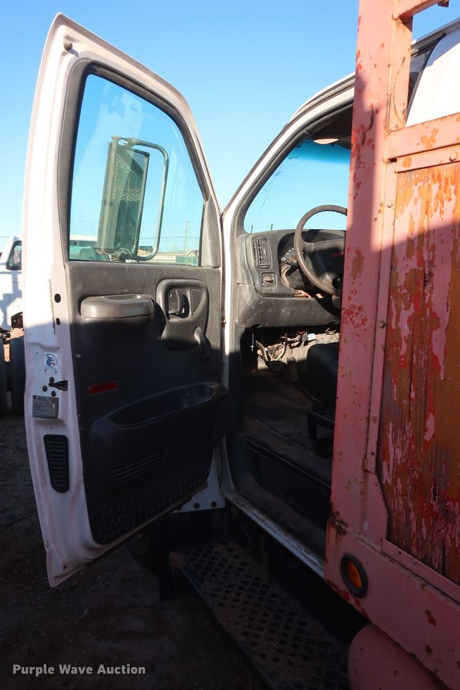 image for item GD9926 2008 GMC C5500 flatbed truck