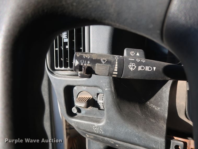 image for item GD9926 2008 GMC C5500 flatbed truck