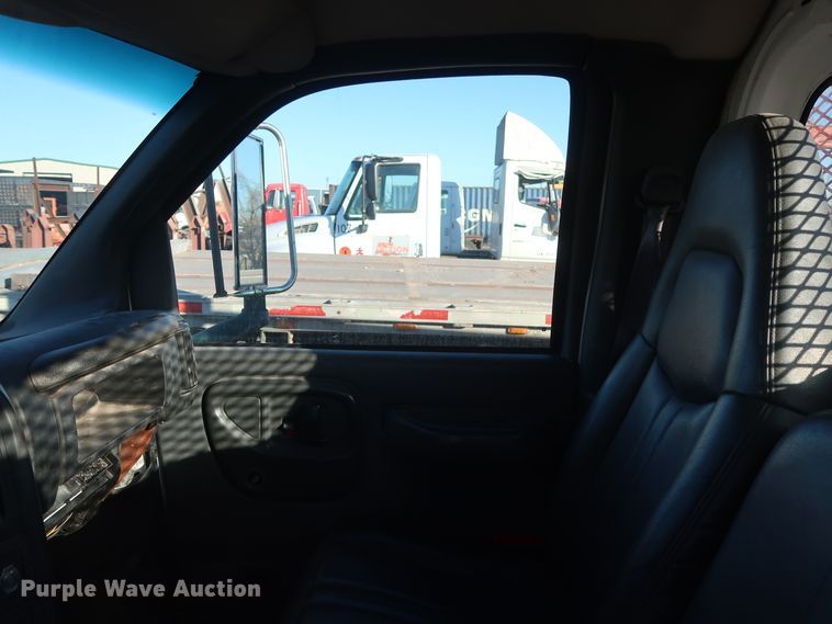 image for item GD9926 2008 GMC C5500 flatbed truck