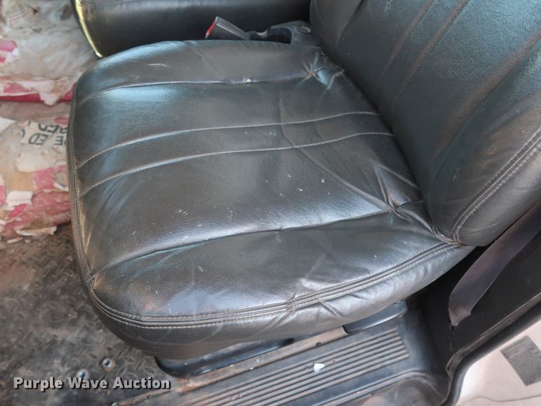 image for item GD9926 2008 GMC C5500 flatbed truck