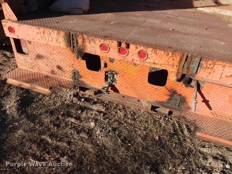 image for item GD9926 2008 GMC C5500 flatbed truck