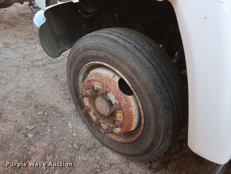 image for item GD9926 2008 GMC C5500 flatbed truck