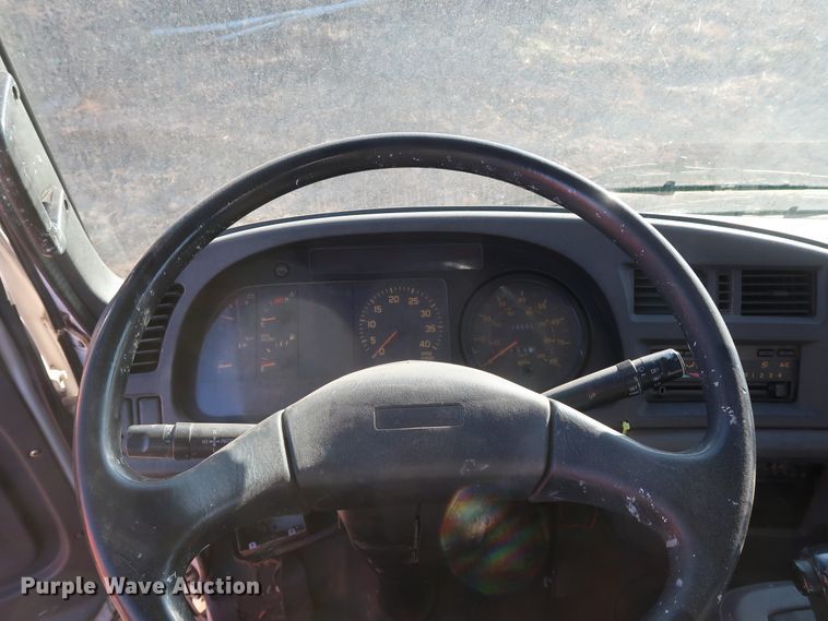 image for item GD9927 2002 GMC T6500 paint striper truck