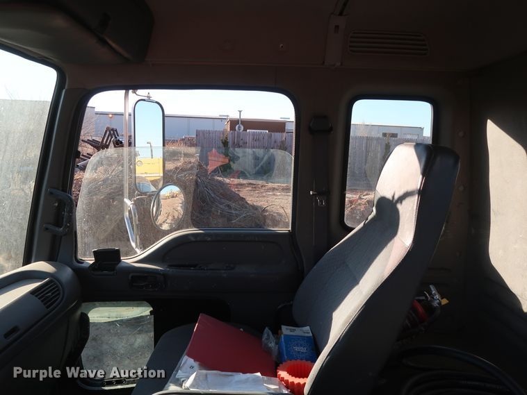 image for item GD9927 2002 GMC T6500 paint striper truck