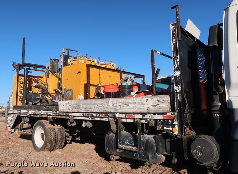 image for item GD9927 2002 GMC T6500 paint striper truck