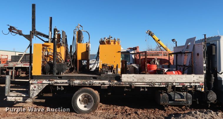 image for item GD9927 2002 GMC T6500 paint striper truck