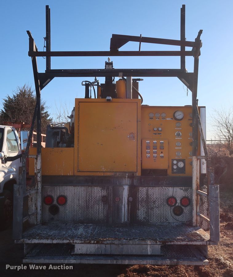 image for item GD9927 2002 GMC T6500 paint striper truck