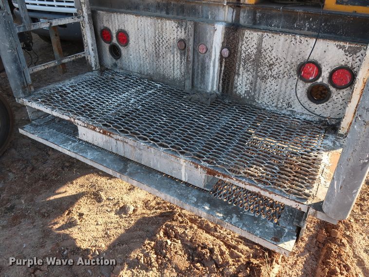 image for item GD9927 2002 GMC T6500 paint striper truck