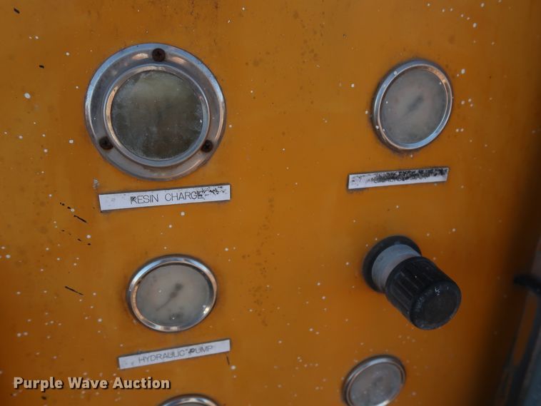 image for item GD9927 2002 GMC T6500 paint striper truck