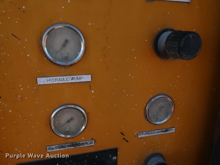 image for item GD9927 2002 GMC T6500 paint striper truck