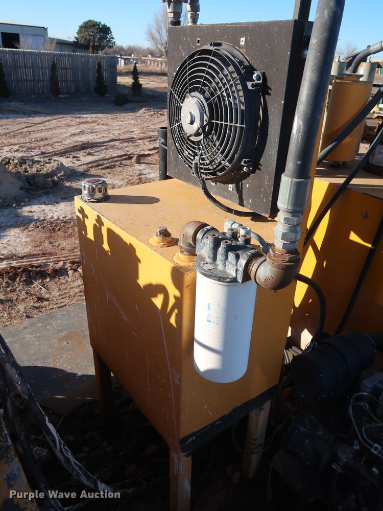 image for item GD9927 2002 GMC T6500 paint striper truck