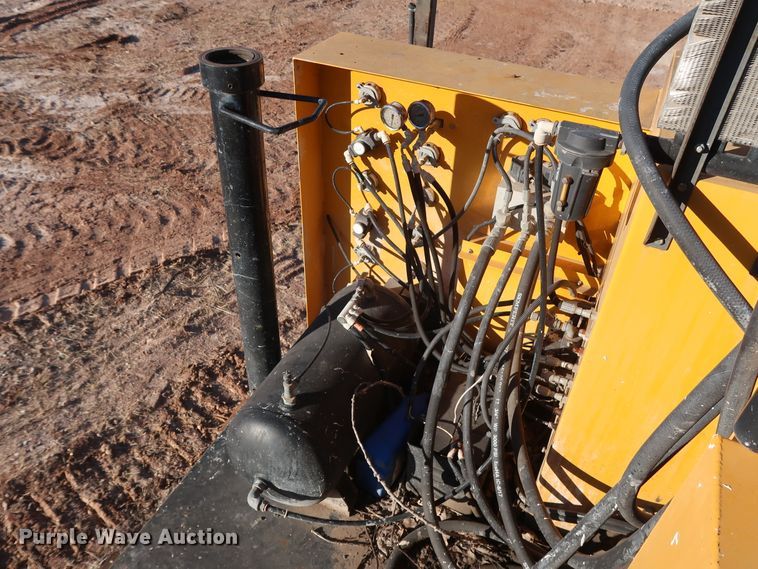 image for item GD9927 2002 GMC T6500 paint striper truck