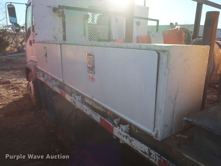 image for item GD9927 2002 GMC T6500 paint striper truck