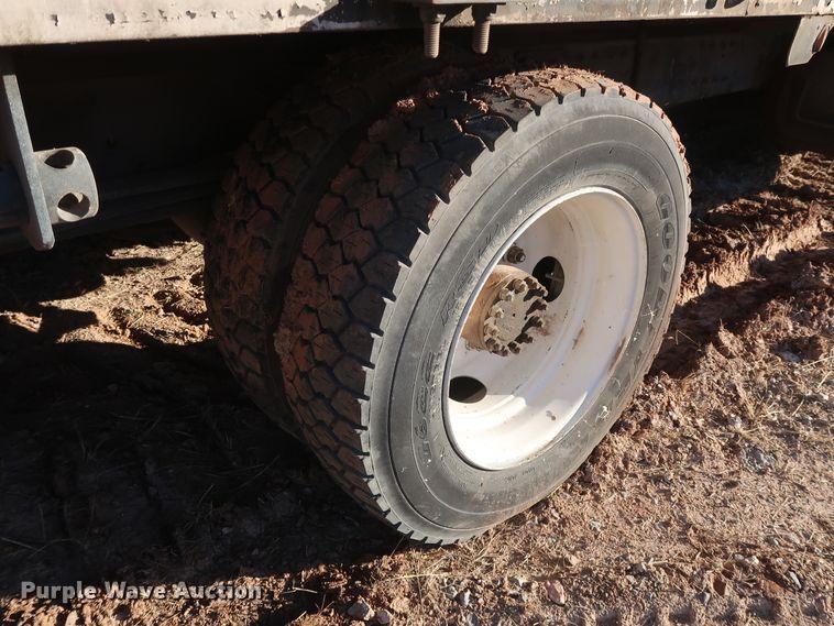 image for item GD9927 2002 GMC T6500 paint striper truck