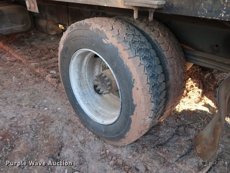 image for item GD9927 2002 GMC T6500 paint striper truck