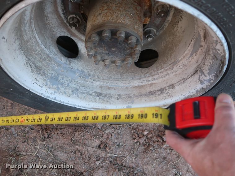 image for item GD9927 2002 GMC T6500 paint striper truck