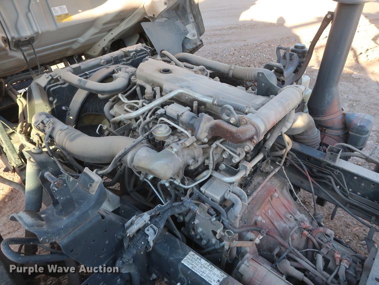 image for item GD9928 2006 GMC W3500 truck cab and chassis