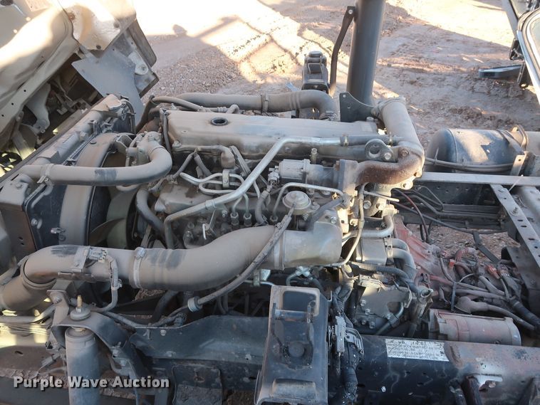 image for item GD9928 2006 GMC W3500 truck cab and chassis