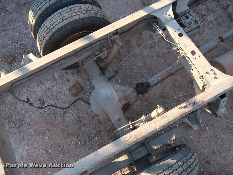 image for item GD9928 2006 GMC W3500 truck cab and chassis