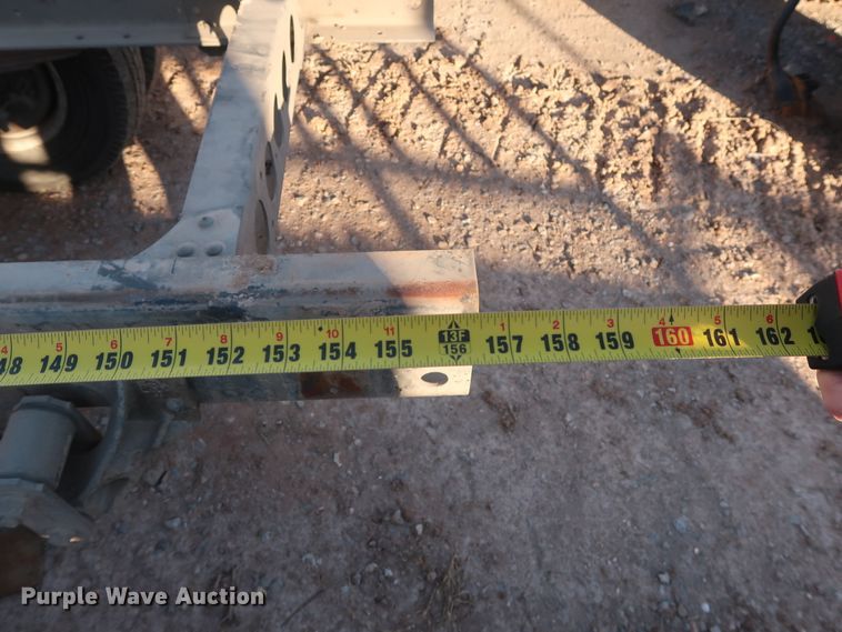 image for item GD9928 2006 GMC W3500 truck cab and chassis