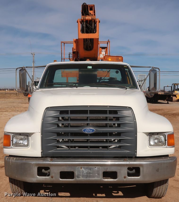 image for item GD9932 1997 Ford F800 bucket truck