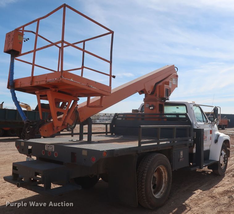 image for item GD9932 1997 Ford F800 bucket truck