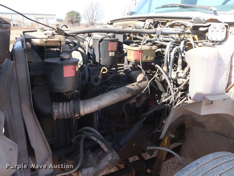 image for item GD9932 1997 Ford F800 bucket truck