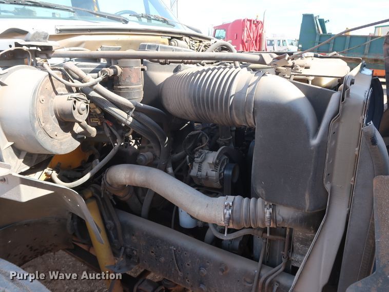 image for item GD9932 1997 Ford F800 bucket truck