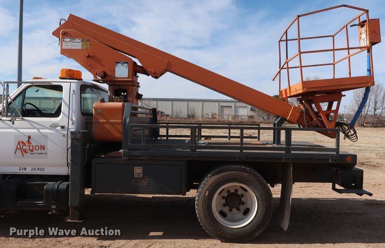 image for item GD9932 1997 Ford F800 bucket truck