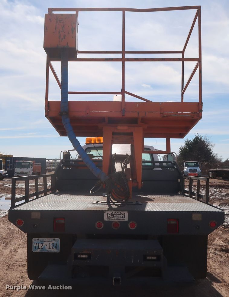 image for item GD9932 1997 Ford F800 bucket truck