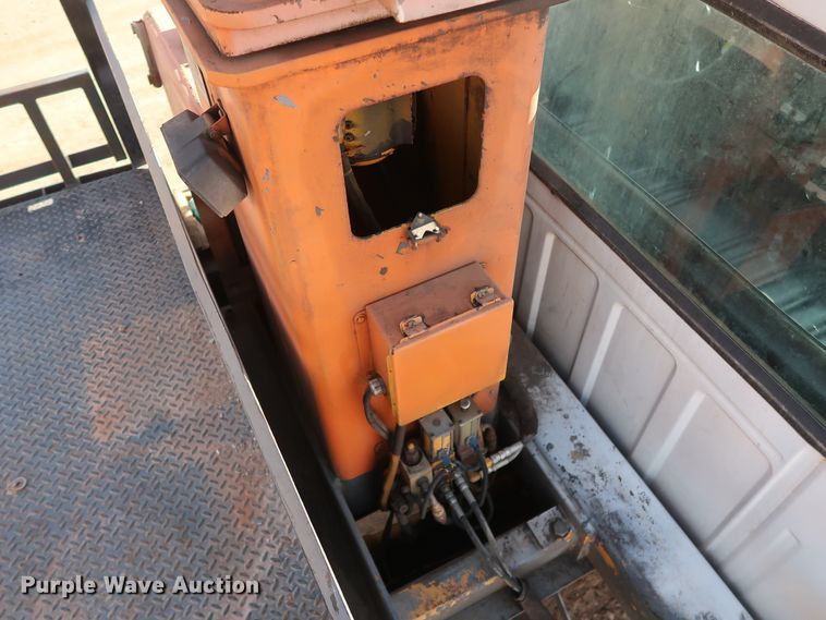 image for item GD9932 1997 Ford F800 bucket truck