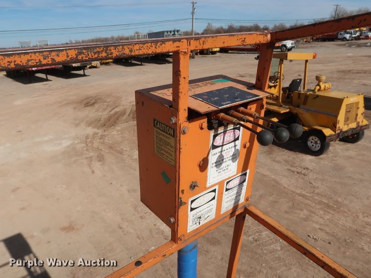 image for item GD9932 1997 Ford F800 bucket truck