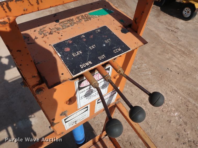 image for item GD9932 1997 Ford F800 bucket truck