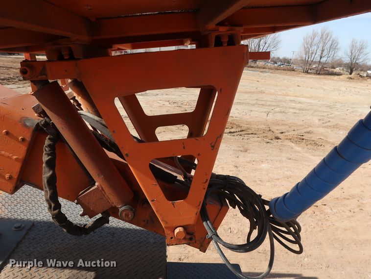 image for item GD9932 1997 Ford F800 bucket truck