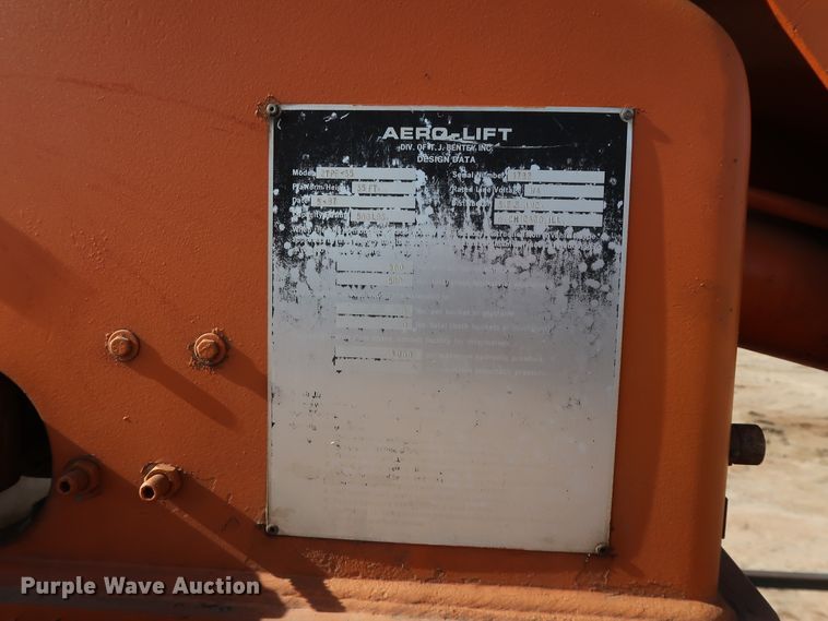 image for item GD9932 1997 Ford F800 bucket truck